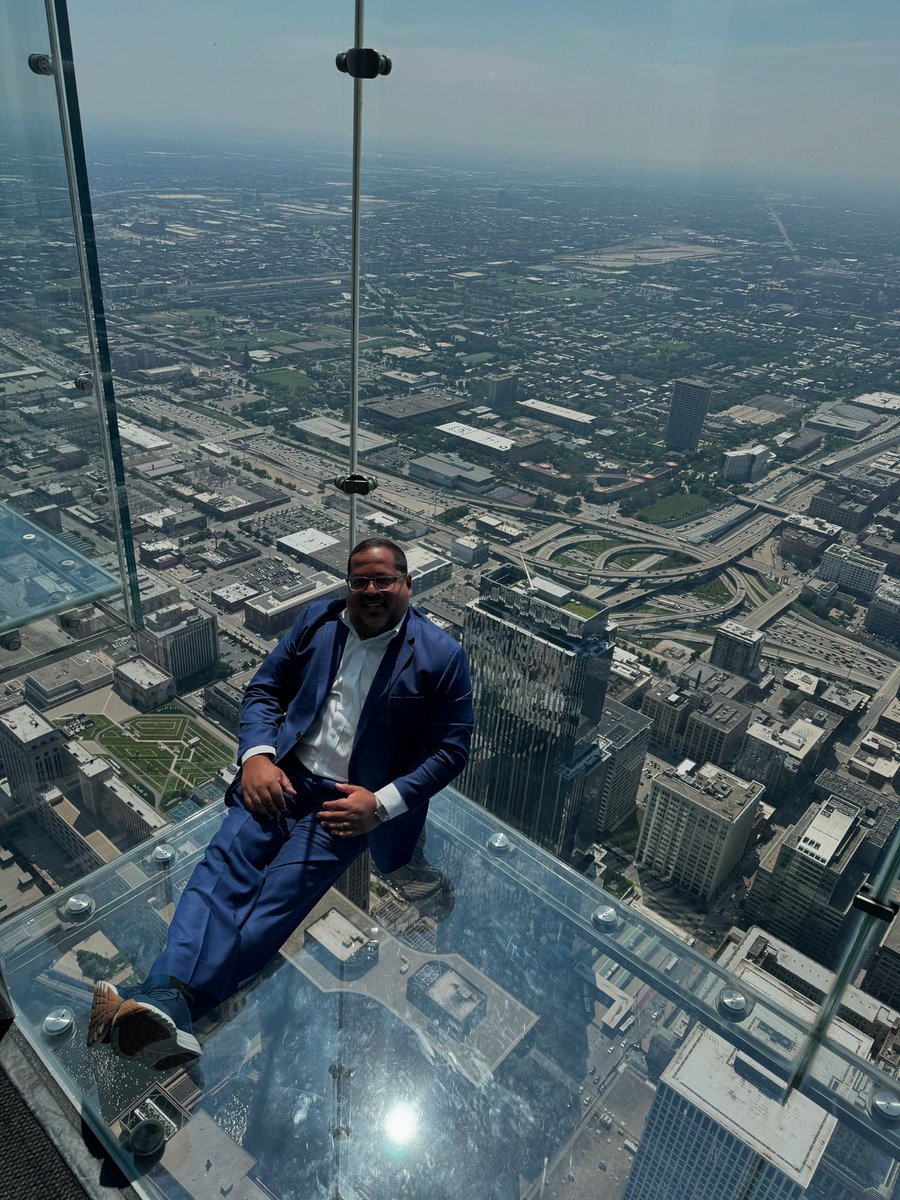 FERChatterjee's tweet image. I’m afraid of heights…and crowded elevators….but this was cool!
