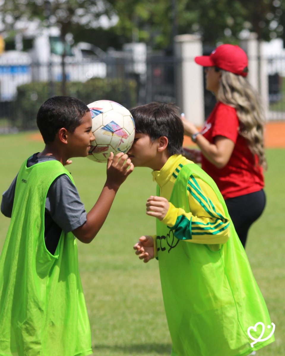 fccusaofficial's tweet image. This week at FCC Nautilus, we challenged our kids to move the ball—>without their feet.
It wasn’t about scoring. It was about slowing down, listening, and working together. Because when you believe in your team, anything is possible. ❤️
@ussoccerfndn
