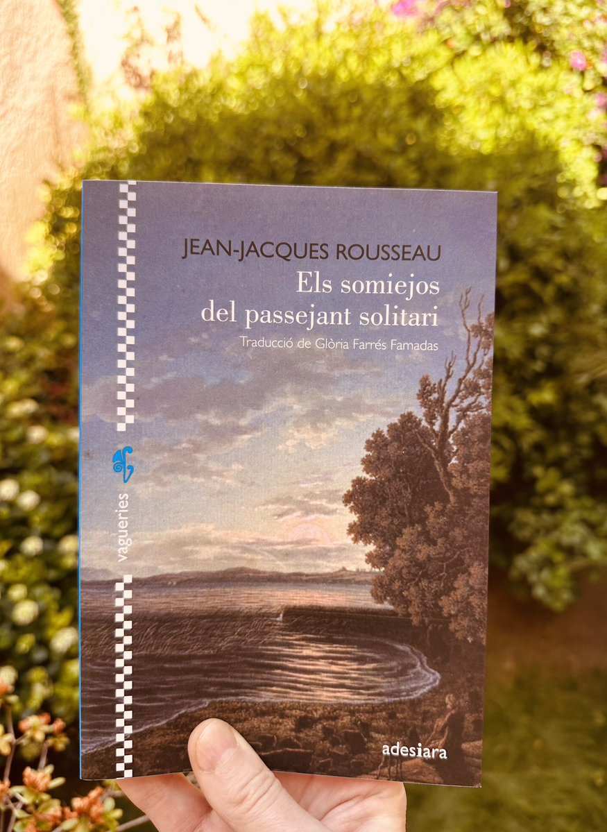 ADESIARAEDITORI's tweet image. El nostre passejant solitari més insigne continua somiejant pel país, molt ben acompanyat per la seva traductora. Dimecres, a les 19 h, serà a la Biblioteca Municipal d’Argentona, on la professora @gloriargent presentarà aquesta obra immortal. No hi falteu!