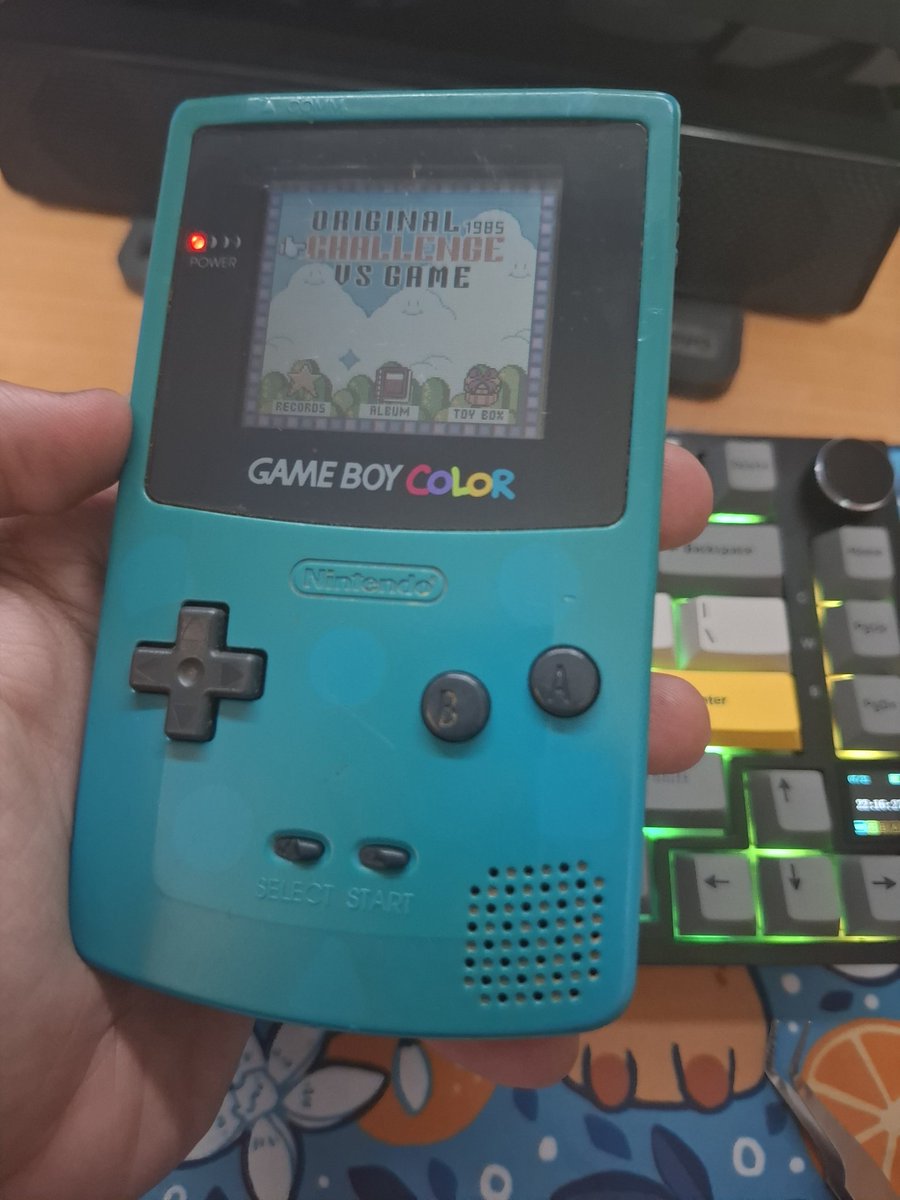 Esta la arreglé ayer aunque tmb voy a cambiar la carcasa y maybe ponerle una pantalla LCD