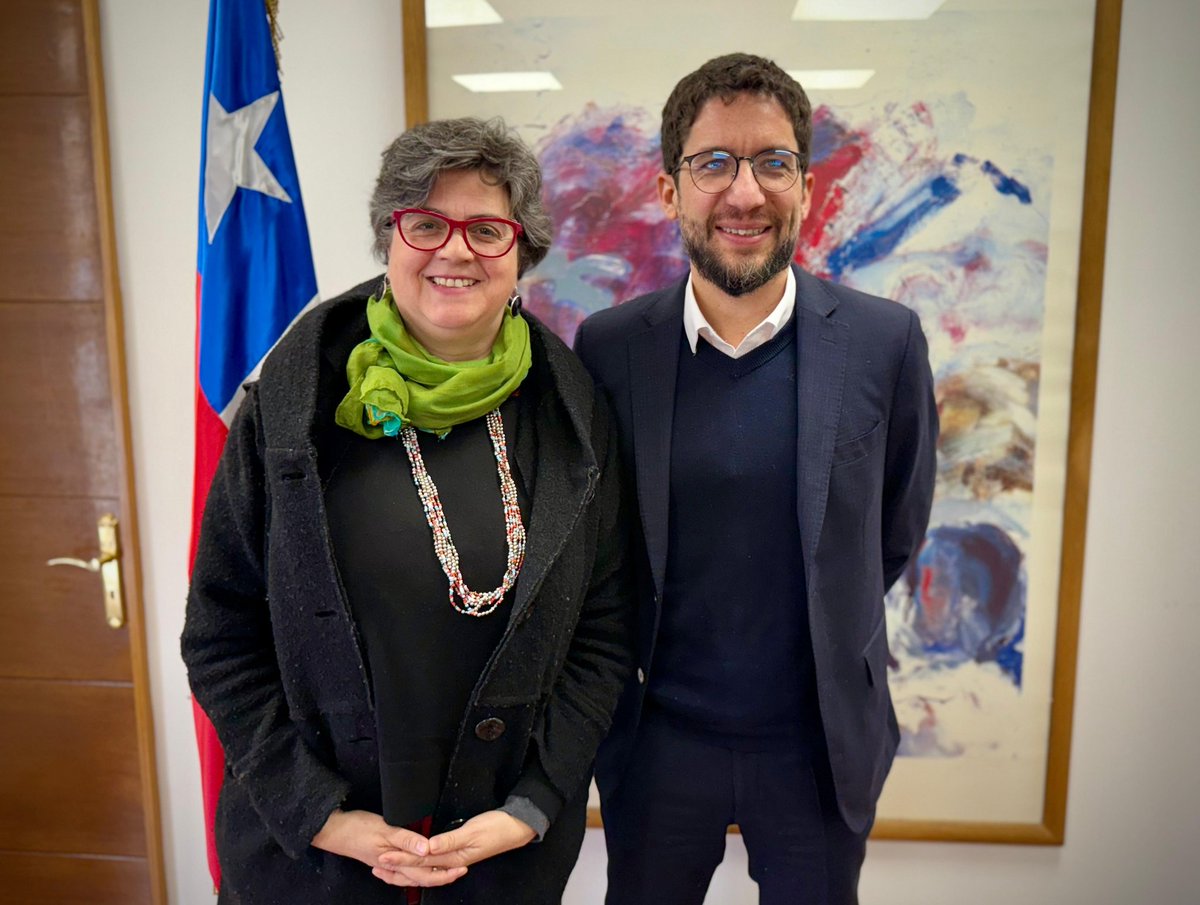 Claupascualgrau's tweet image. Hoy lunes nos reunimos con el ministro @gboccardobosoni del @MintrabChile para hablar de proyectos de ley como el de sala cuna, transmitimos inquietudes y nos respondieron importantes aspectos. Estaremos muy pendientes de la tramitación en senado.