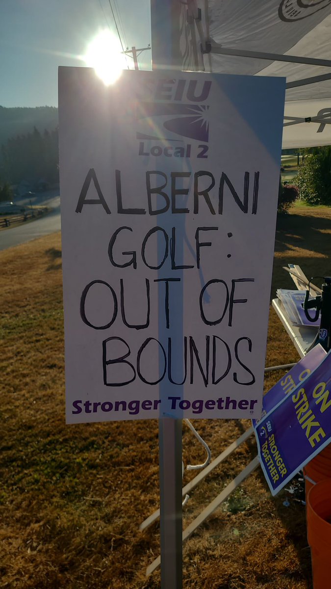 seiulocal2can's tweet image. 📢 STRIKE!! ✊ We started our strike at @albernigolfclub bright and early today!! Numerous members of the club have canceled tee times and stood shoulder to shoulder with us. Come walk the line and show your support as we STAND UP to win a first contract! #golfbc
