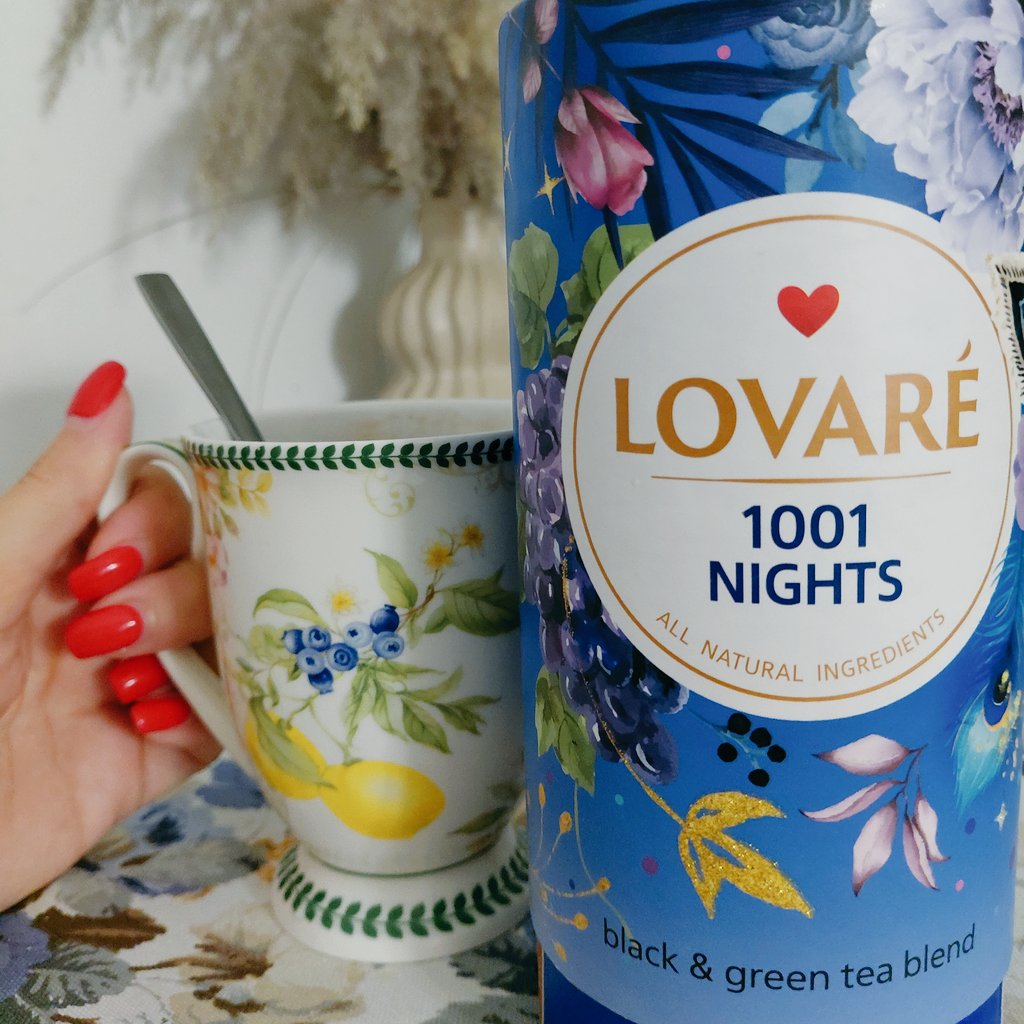 ninaselyna's tweet image. Good evening from Ukraine 🇺🇦
I'm enjoying my "1001 Nights" tea🌙😋 (highly recommended btw) while we’re in between air alerts and hoping for a calm night ahead 🤞 😴
#delightfulUkraine