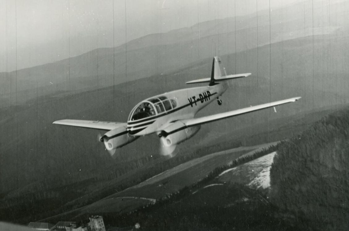 PallRay's tweet image. 1/
🇬🇧 Few airplanes can describe the skill of 🇨🇿 engineers as well as the Aero Ae 45, which made Czechoslovak aeronautical engineering famous all over the world.

This plane celebrates 78 years since its #firstflight, so why not dedicate a brief Monday thread to it? 🧵