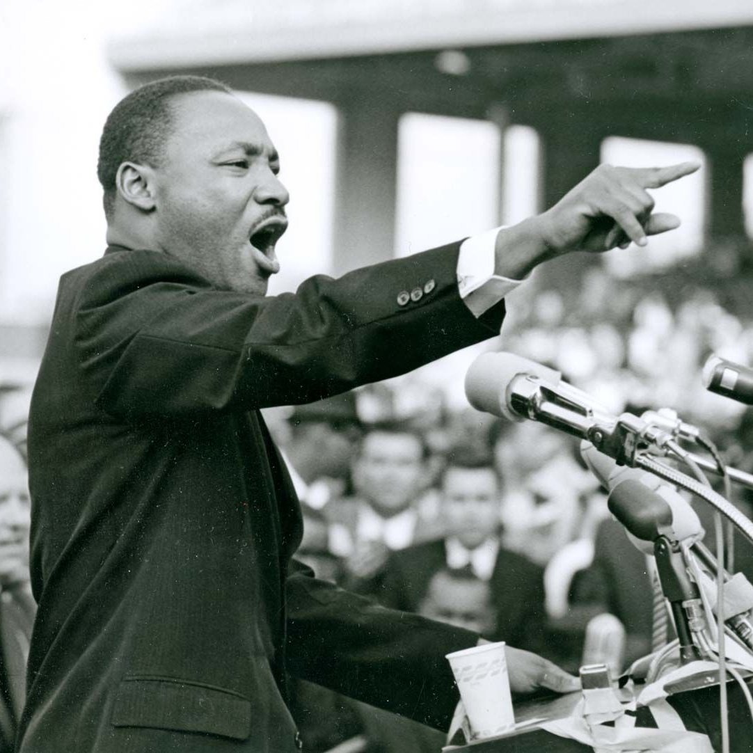 GlobeEyeNews's tweet image. BREAKING:
Trump releases 230,000 pages of records related to Martin Luther King Jr.'s assassination, despite his family’s opposition.
