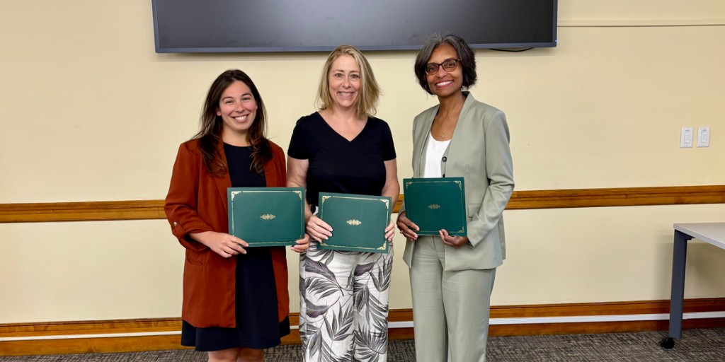 ACCDVermont's tweet image. 👏A big THANK YOU to our team members recently recognized for their exceptional work.
🎖️ Leonarda Stewart, Abby Sessock, Cindy Blondin, & Kristie Farnham are '25 Public Service Awardees! Several others have reached their 5, 10, 30, and 35(!!) year milestones with @vermontgov.