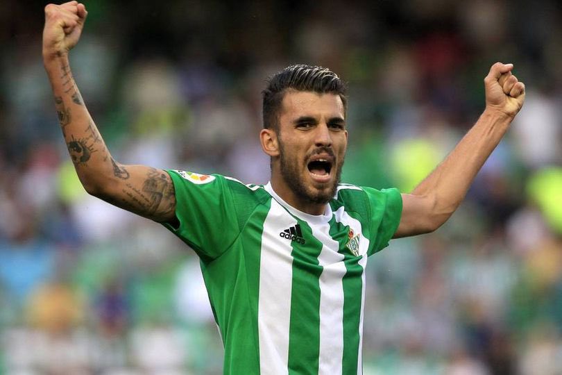 AdanGiraldez's tweet image. Ceballos me cae como una patada en el culo, pero voy a abrir un paraguas enorme a su favor ☔️
Creo firmemente que ésta no es la primera vez que ha querido venir al Betis de verdad. Y que no pudo en su día ni va a poder ahora. Y de este barco no me baja ni dios