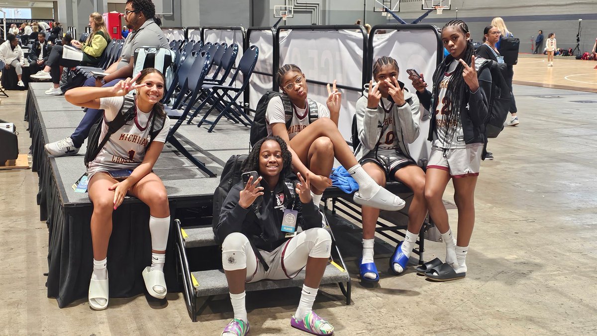 RileySchell2028's tweet image. What a fun summer with @MICROSSOVER !! Can’t wait for next season ❤️