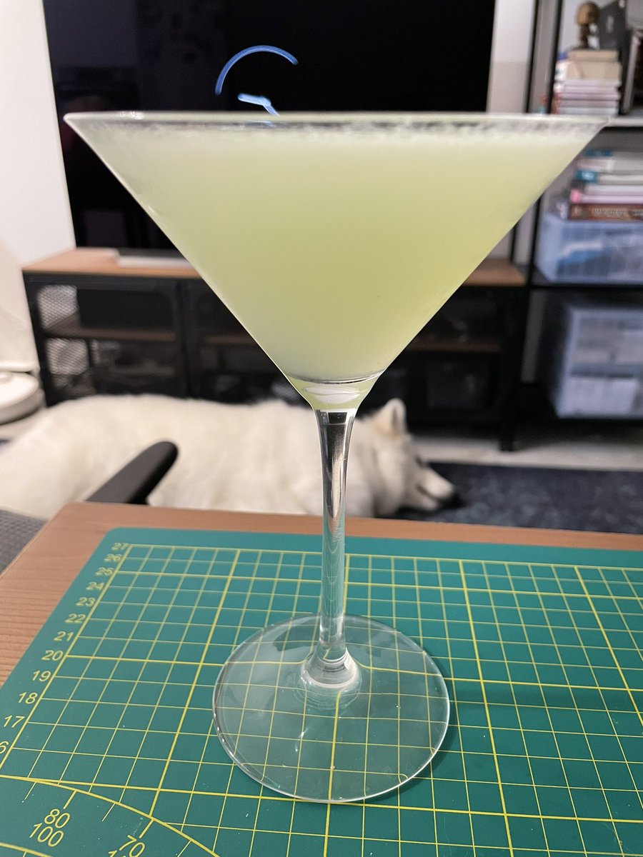 Насыщенные выходные, Чуи очень устал, а я разрешил себе божественный Last Word на дефицитном шартрезе.