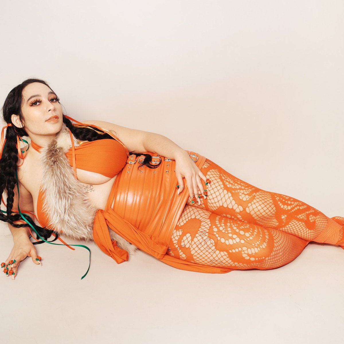 premiumharam's tweet image. Beside Myself is the sum of so many pieces of music, knowledge, relationships, poetry, and feeling from a life I’ve lived pretty thoroughly so far and from a 10+ year career that saw death as much as it created life… More thoughts on my newsletter tn: punchlinemaiden.substack.com