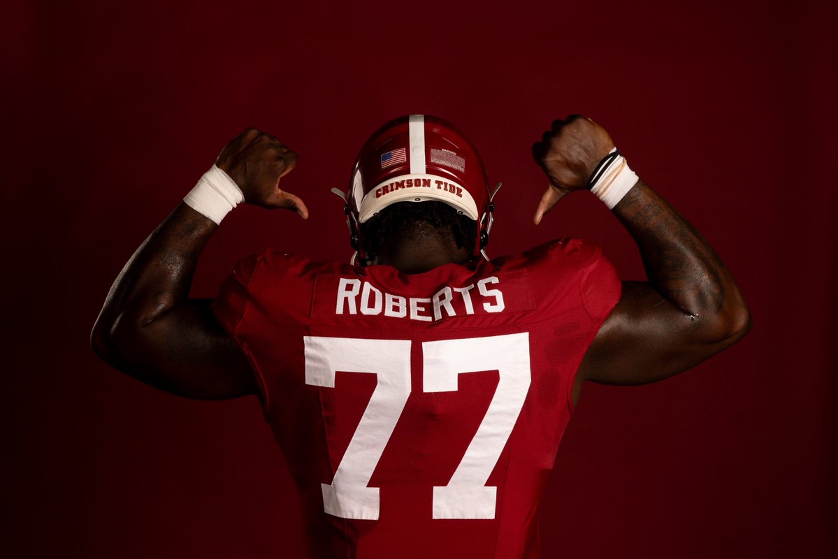 riley_twanisha's tweet image. Big J.. Breaking records squatting 900lbs at Bama! Stay ready, so you don’t have to get ready! Roll Tide yall! @jaeden_kings @DJTheWarrior76