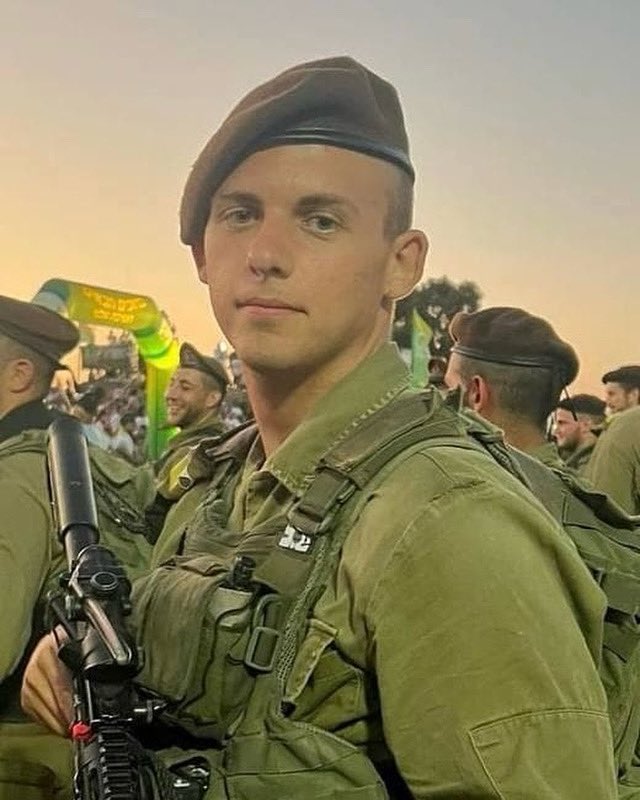 elicoh1's tweet image. סמ״ר עמית כהן מחולון, לוחם בגדוד 13 בגולני, נפל בקרב בדרום רצועת עזה.
שולח תנחומים למשפחתו שאיבדה את היקר מכל למען הגנת המדינה
יהי זכרו ברוך