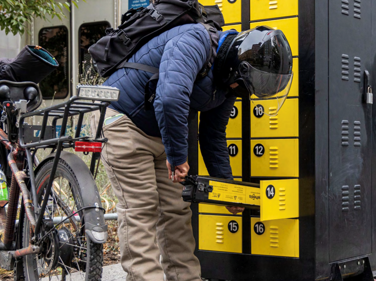 CMNadeauOffice's tweet image. Your next food delivery may come via e-bike 🚲
Our office collaborated with @DDOTDC & @AdMoBID to bring a new pilot project to the neighborhood to test the use of e-bikes for app-based food delivery in D.C.
sustainability.ddot.dc.gov/pages/pilotpro…