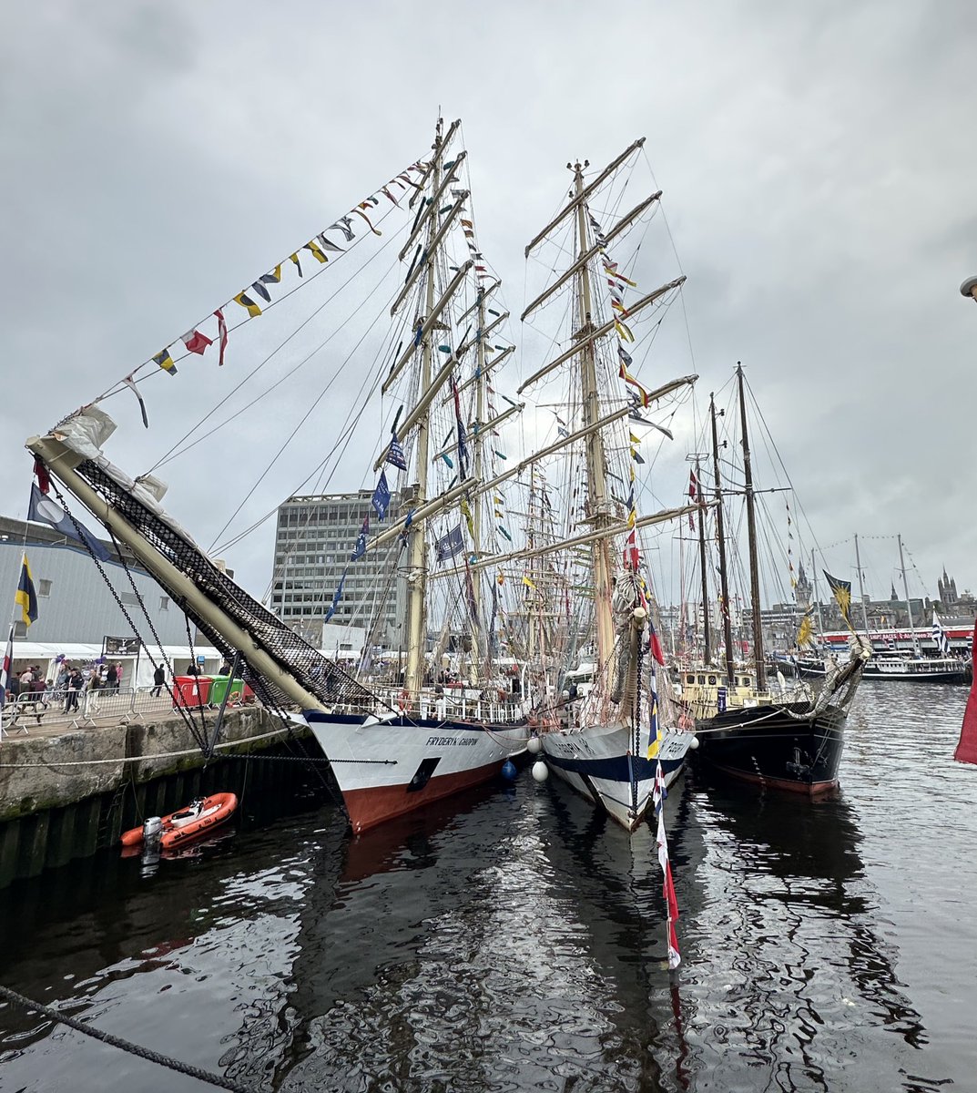 DavidHorne's tweet image. Wonderful to see the Tall Ships in Aberdeen, thank you to the crew of ‘Belem’ for looking after us and guests this evening!
@troismats_Belem @tallshipsabdn