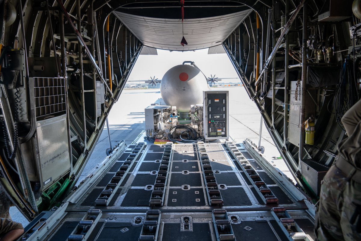 USNorthernCmd's tweet image. 🔥 Fighting fires from the sky!
The @NVNationalGuard’s 152nd AW & @146AirliftWing are battling wildfires with the Modular Airborne Fire Fighting System (MAFFS).
Read how these crews are protecting our communities ➡️ dvidshub.net/news/543208