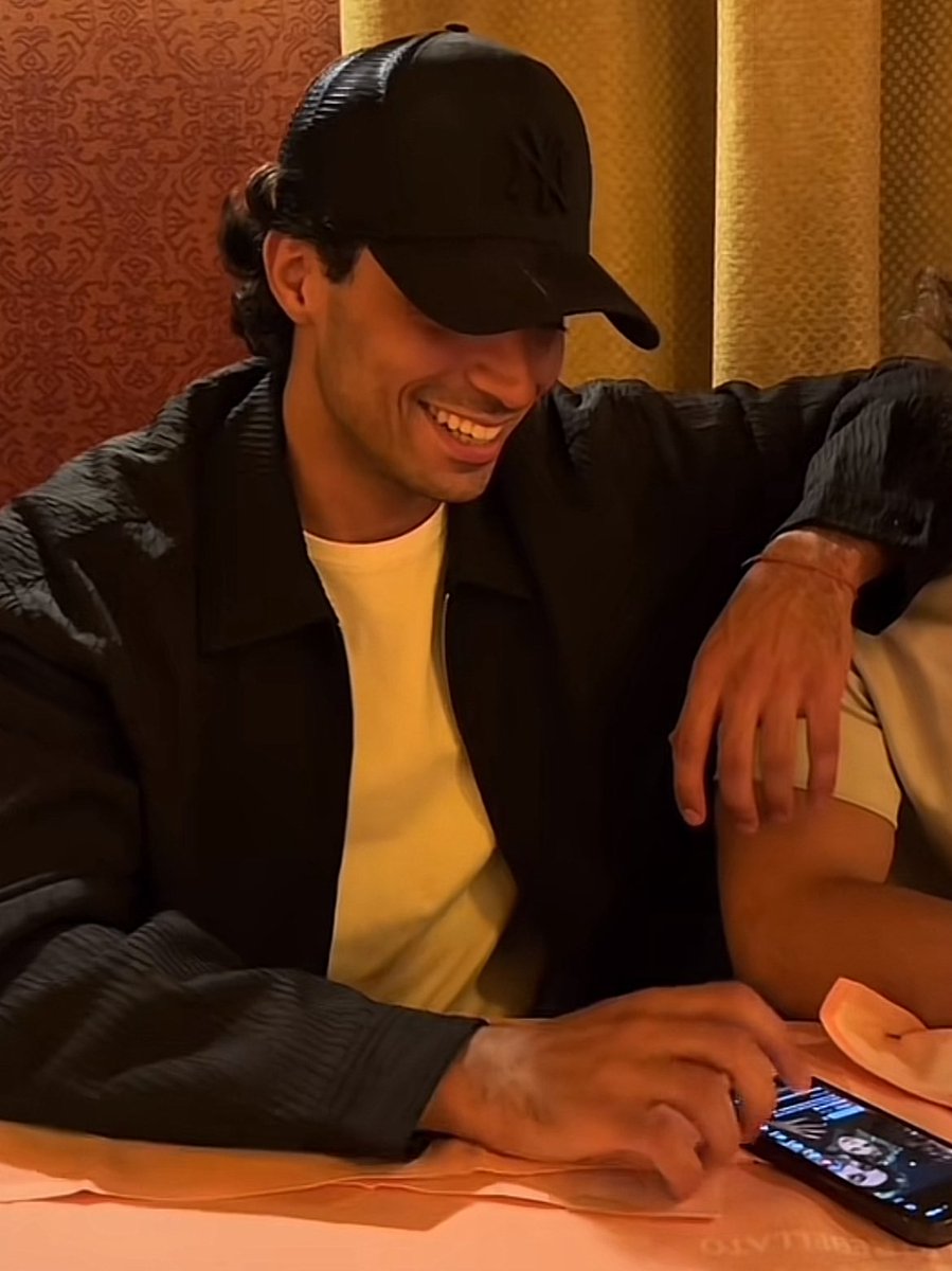 PTDRRR JUSTE ZOOMEZ SUR LE TÉLÉPHONE SVP #secretstory