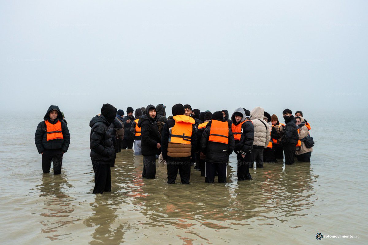 ENTRE LA INCERTESA I L'ESPERANÇA: JOVES MIGRANTS ATRAPATS A CALAIS

Ja pots llegir el reportatge sencer al nostre web ➡️ fotomovimiento.org/entre-la-incer…

De la mà de <a href="/Chichiflesky/">Joanna.</a>
