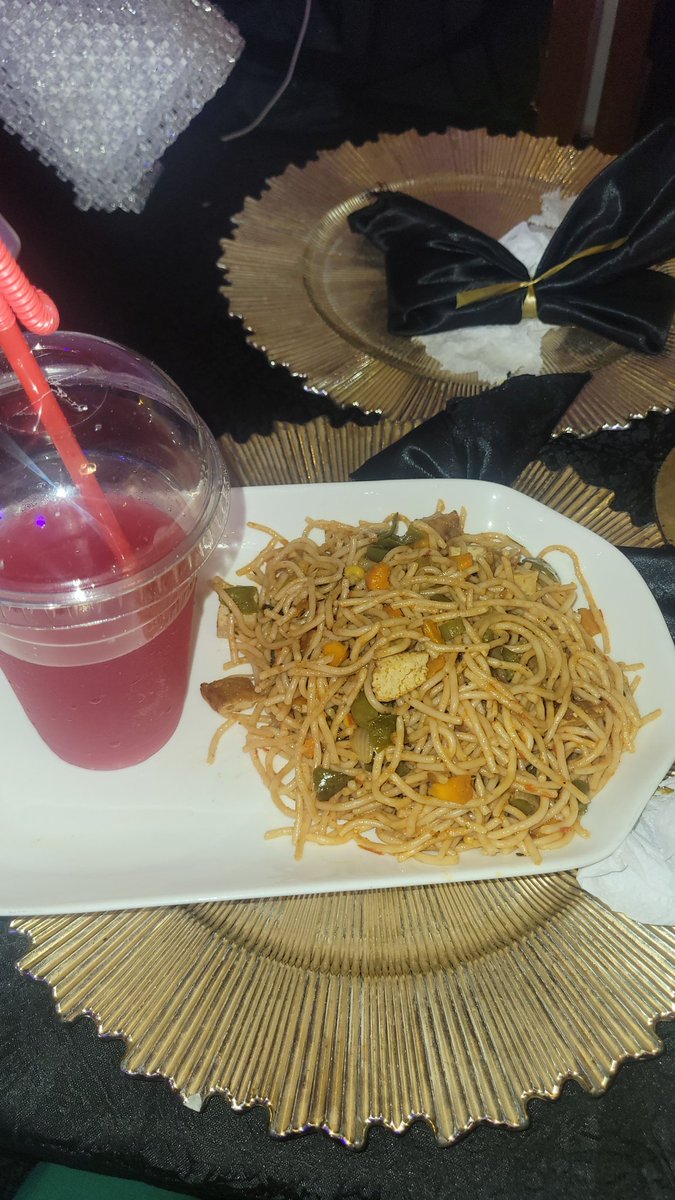 Kay_Jay989's tweet photo. Orange Dynasty 🍊
we don’t just slay. We eat smart too 😌🌿

spaghetti x tofu x mushrooms x cheese
no meat, all taste.

rooted in earth, rooted in vibes 🌍🔥
and yes i’m a proud member of Planetary Health Club 💚🧡✨

#OrangeDynastyEats #SignHealth #RootedInEarth #PublicHealth https://t.co/G135f10bWz