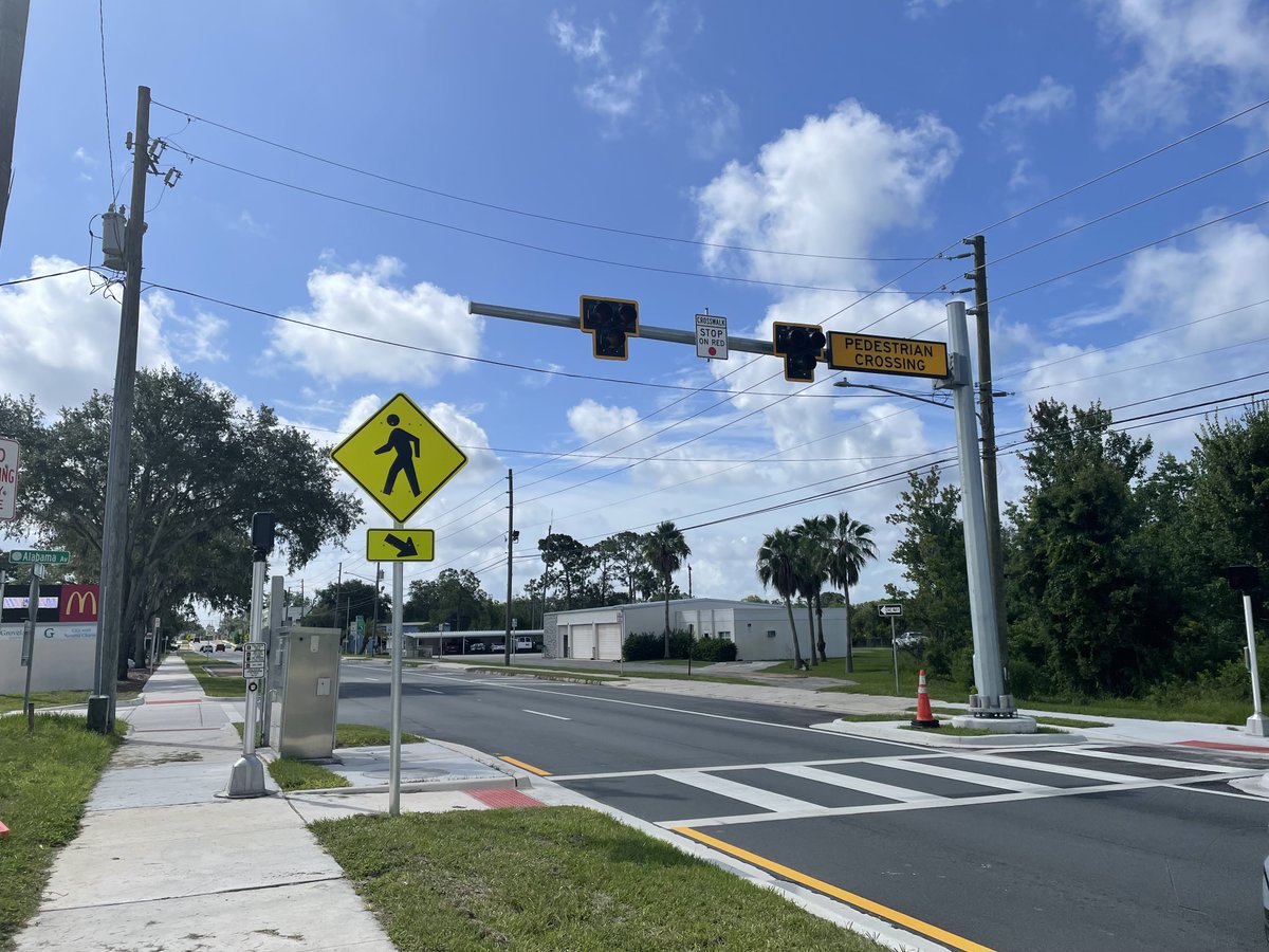 MyFDOT_CFL's tweet image. Traffic Advisory: A new Pedestrian Hybrid Beacon (PHB) is active on S.R. 50 west of Alabama Ave. in Groveland. The PHB helps people cross safely by stopping traffic when activated. Drivers: Stay alert as the community adjusts. More: CFLRoads.com/447093-1 @lakegov