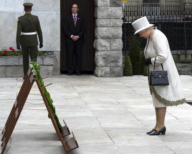 SpitroastW's tweet image. You'd think Ulster Planters would take a leaf out of their Half-German leader, Lizzy Von Windsor, & bow to their Irish Masters!!
Know your place Orange people, we'll tell you when & where you can march on Irish soil!
Never forget that.....