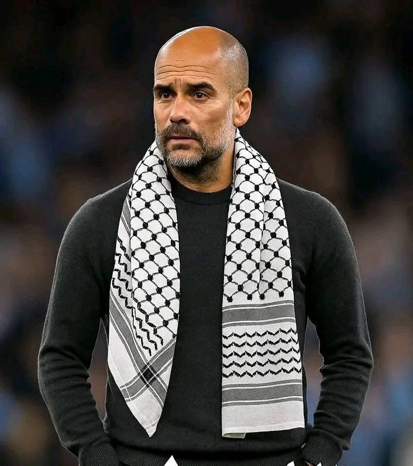Abbasyz's tweet image. من يتمتع بهذا النوع النادر من العالمية ويملك صوتا جماهيريا قادر أن يُسمع الكرة الأرضية في نداء واحد، ولا خشية عليه فقد كون ثروة لا تفنى ، من يملك كل هذا وهو من الساجدين ، ولا يدعم غزة في عامين من الإبادة فلا "صلاح" له ولا رجاء منه وهو والندل واحد