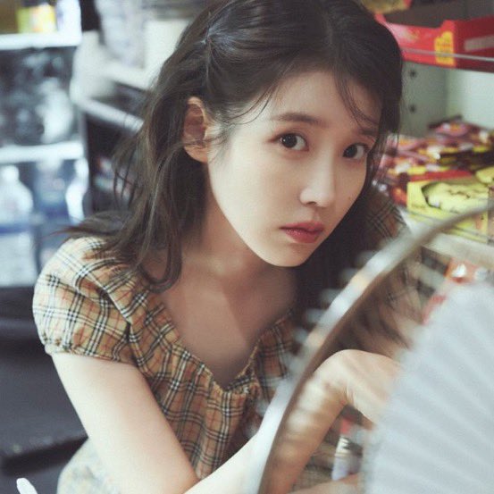 JennieUKbranch's tweet image. #JENNIE (10) becomes the K-pop female soloist with the most songs surpassing 100 million streams on Spotify, surpasses IU (9).