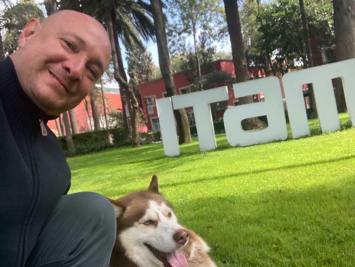 HVivesSegl's tweet image. 🗓️ #DiaMundialDelPerro
#Colmillo @ITAM_mx
@DAE_ITAM
El lomito favorito 🐾🐶🐕