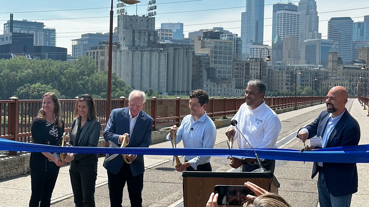 MayorFrey's tweet image. The Stone Arch Bridge is officially open! Whether you’re walking, running, or biking, there’s no place more emblematic of Minneapolis.
Thanks to Gov. Walz, MnDOT, the Park Board, our City Public Works team, and everyone else who hand a hand in making it happen.