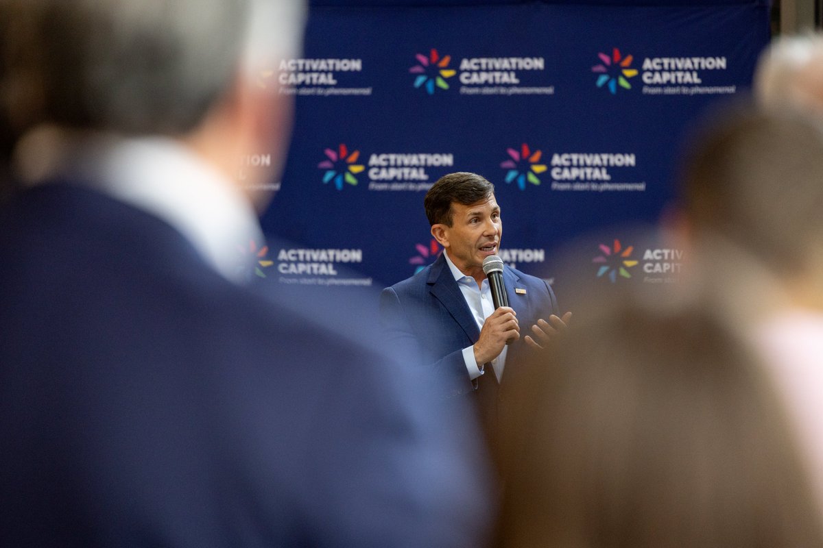 IAmBiotech's tweet image. Last week, BIO President & CEO John F. Crowley visited Virginia as part of #BIOontheAmericanRoad, highlighting the state’s booming #biotech ecosystem. Since 2022, Virginia has invested $1B+ in R&D, creating 400+ new patents and driving innovation forward. bio.news/latest-news/bi…
