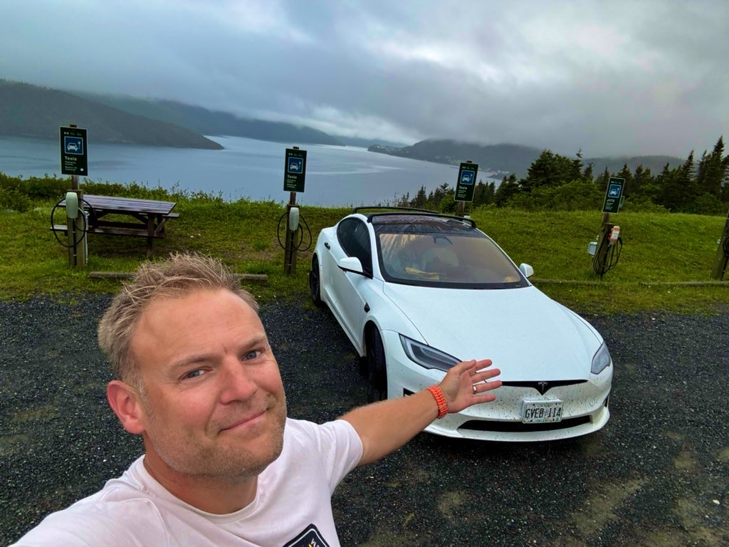 JoshWest247's tweet image. This is probably my most favourite place to charge on Earth.
📍 Gros Morne National Park Fjord