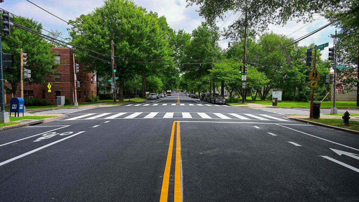 DDOTDC's tweet image. PaveDC progress continues on Martin Luther King Jr. Ave SE! Our crews recently refreshed the corridor from 4th St to South Capitol St SW & Halley Pl SE with new pavement & markings.
Want to see where else we're paving? Visit 🔗 paveDC.ddot.dc.gov.
#DDOTDC #Ward8 #paveDC