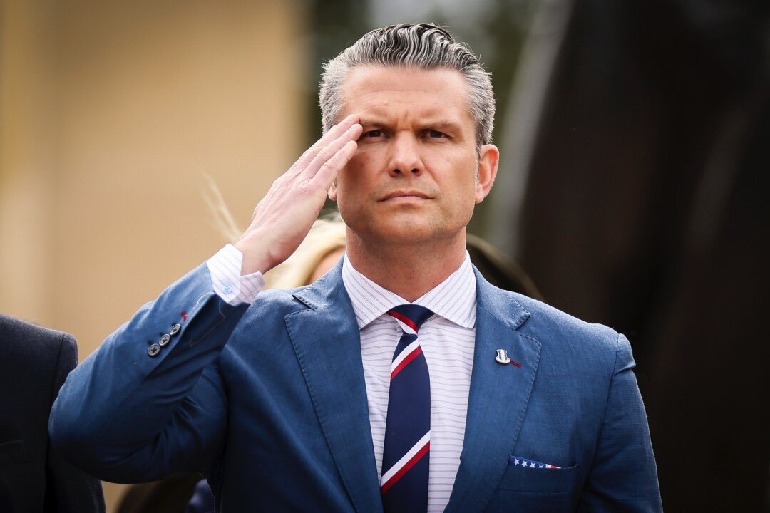nicksortor's tweet image. 🚨 JUST IN: Secretary Hegseth CONFIRMS the US Army, Navy, Air Force and Space Force have ALL reached their recruiting goals MONTHS in advance
This is thanks to highest morale among our service members in modern history.
GREAT JOB, @PeteHegseth and President Trump! 🇺🇸