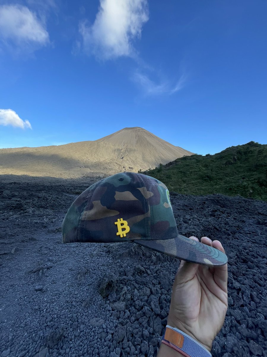 LakerCryp27's tweet image. Thanks for the gift🙏.
🟧@BtcPins at Volcan🌋Picaya 🇬🇹