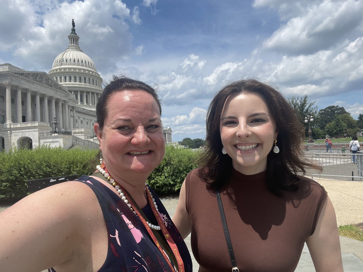 GrayDCnews's tweet image. Welcoming @caitrinassaf to our team for all the @GrayMediaGTN stations! @PriscillaGrayDC showing her around to all the press conference locations!