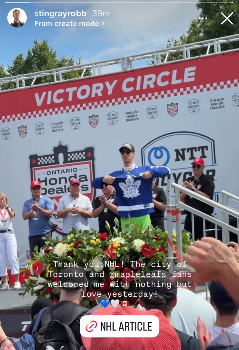 puckdrop's tweet image. Sting Ray Robb what a sweetheart 😭