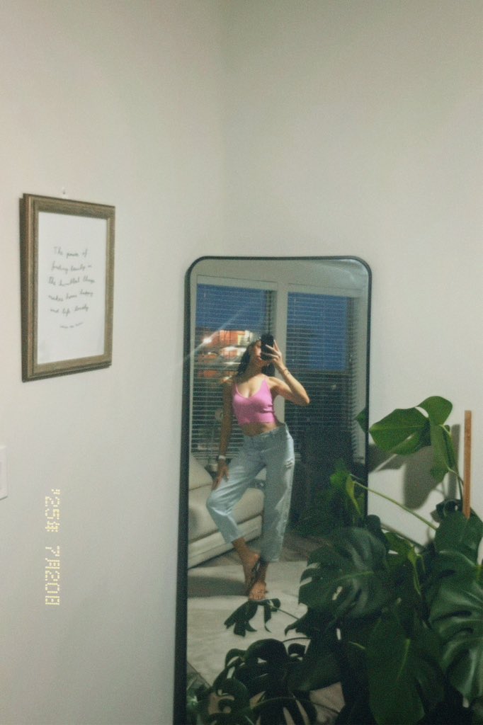 goodgirleryn's tweet photo. spoil me 🌸 https://t.co/CfjITIjKGA
