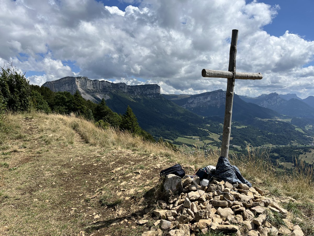 pjournel's tweet image. Mini rando en #Chartreuse au Mont Joigny, au dessus du col du Granier. Un point de vue à couper le souffle à 360 degrés. #montagne