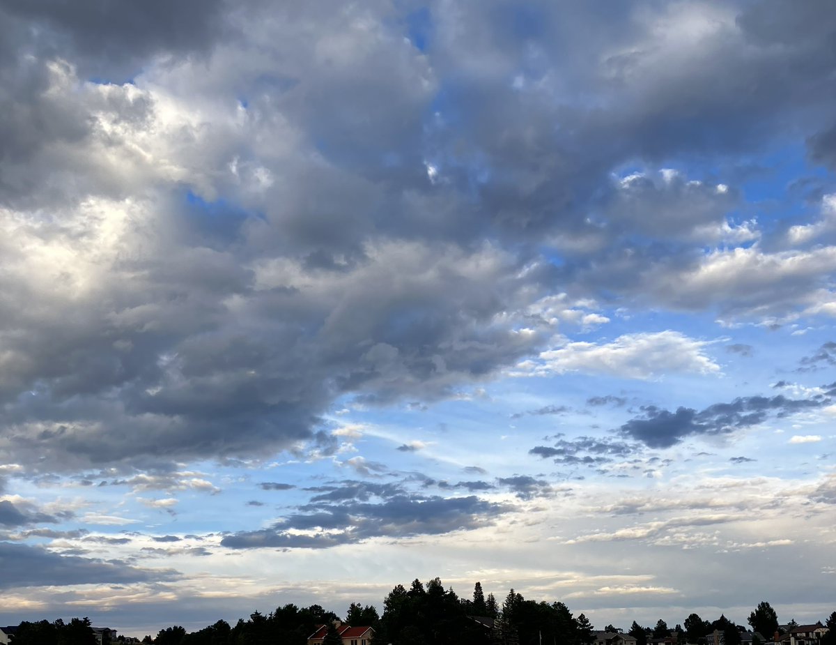 plainrunner2's tweet image. Farewell, Colorado skies. I will miss your afternoon storms.