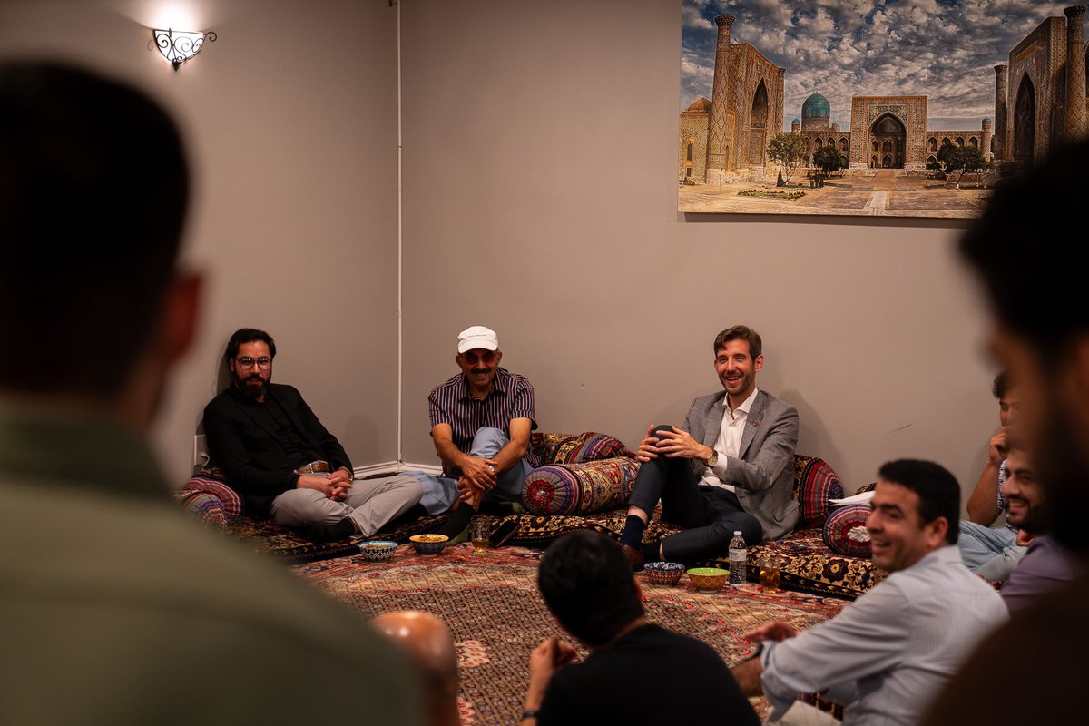 juanpablo4VA's tweet image. Powerful conversation with Afghan community leaders this weekend. Many expressed a desire to serve and invest in their Virginia home. We discussed the Governor’s vision of opportunity for all and welcoming every faith and background to lead and help shape our future.