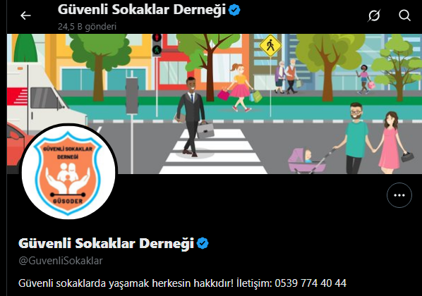 Gancelli1903's tweet photo. Şaka değil arkadaşlar, adamlar whatsapp, telegram grupları kurmuşlar, hayattan hiç bir beklentisi olmayan bu yaratıklar 24 saat su içen kediyi, yemek yiyen köpeği, su da yüzen kazı,  cama konan kuşu cimere şikaket ediyorlar....

Bu da yetmiyor sıcaktan susamış bir cana su veren merhametli insanları tehdit edip hededf gösteriyorlar..

Bu çeteyi kimler yarattı, kimler arkasında, kimler finanse ediyor tüm Türkiye artık biliyor.

#TürkiyedeKatliamVar