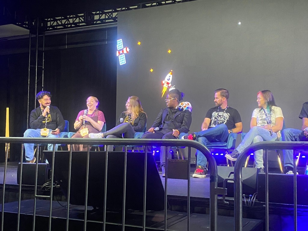 bekathwia's tweet image. Open Sauce! My favorite event. So much love. 🤖🥰 Headed back to NYC, tired and inspired. Tix for next year on sale now! @opensaucelive
