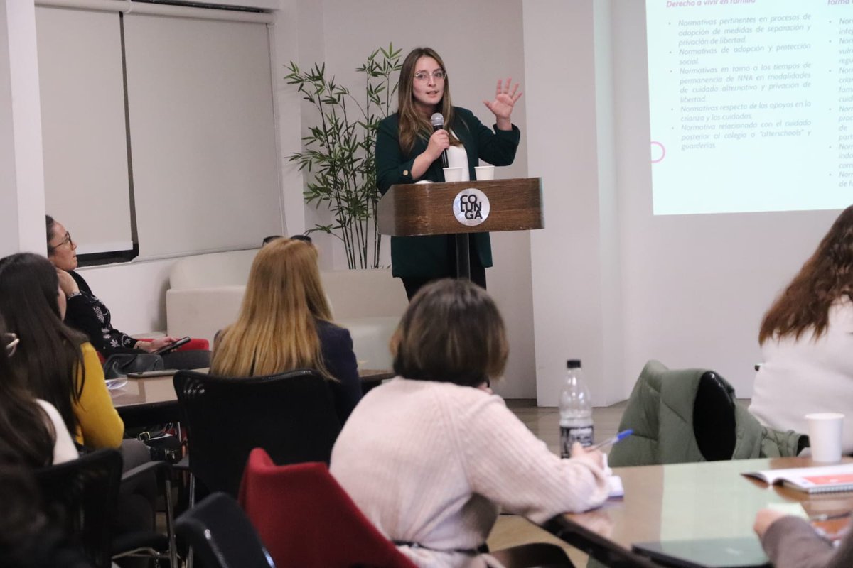 defensorianinez's tweet image. Esta tarde, junto a Fundación Colunga @fundcolunga , presentamos el estudio conjunto &quot;Construcción de una agenda legislativa para la niñez y adolescencia&quot; ante representantes de organizaciones de la sociedad civil que integran Pacto Niñez @pacto_ninez.

El Defensor de la Niñez,…