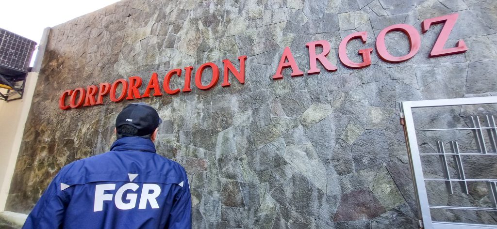 FGR_SV's tweet image. #Audiencia I La @FGR_SV responde a otras 18 víctimas en el #CasoARGOZ, quienes fueron estafadas por exdirectivos de la Corporación ARGOZ, S.A. de C.V. con un monto de $67,687.00.
Este día, se lleva a cabo la audiencia inicial en el Tribunal 3° contra el Crimen Organizado de San…
