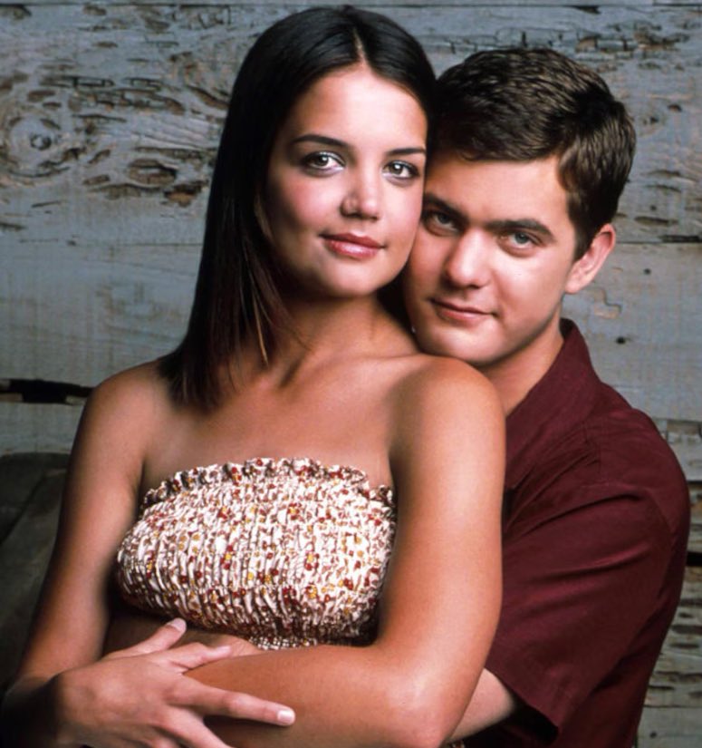 FilmUpdates's tweet image. Katie Holmes is set to reunite with ‘Dawson Creek’ co-star Joshua Jackson in ‘HAPPY HOURS,’ a new feature film trilogy that she will write, direct and star in.
Described as a story about two people navigating their relationship within the challenges of careers and family…