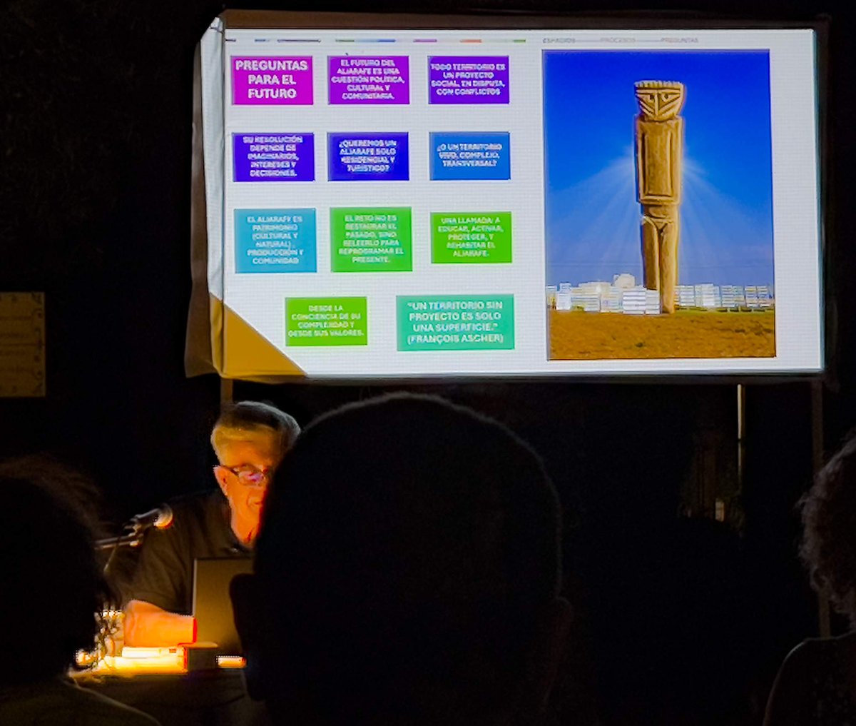 Conferencia de Julián Sobrino sobre el Aljarafe -  adta.es/conferencia-de… La noche del pasado jueves pudimos asistir a una interesante conferencia de Julián Sobrino: "Aljarafe Territorio Reprogramado"

Organizada por Ándalus en Salteras, en el parque de los poetas, nos ...