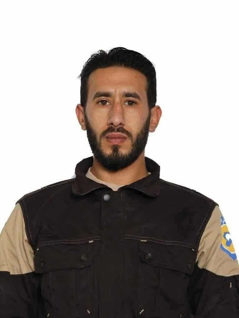 activist6681's tweet photo. عاجل 
المليشيات الدرزية المسلحة في #السويداء تقوم بتصفية العنصر في الدفاع المدني (ابو العباس) بعد أن احتجتزه في وقت سابق. 
#سوريا https://t.co/YpZgfUfFRO
