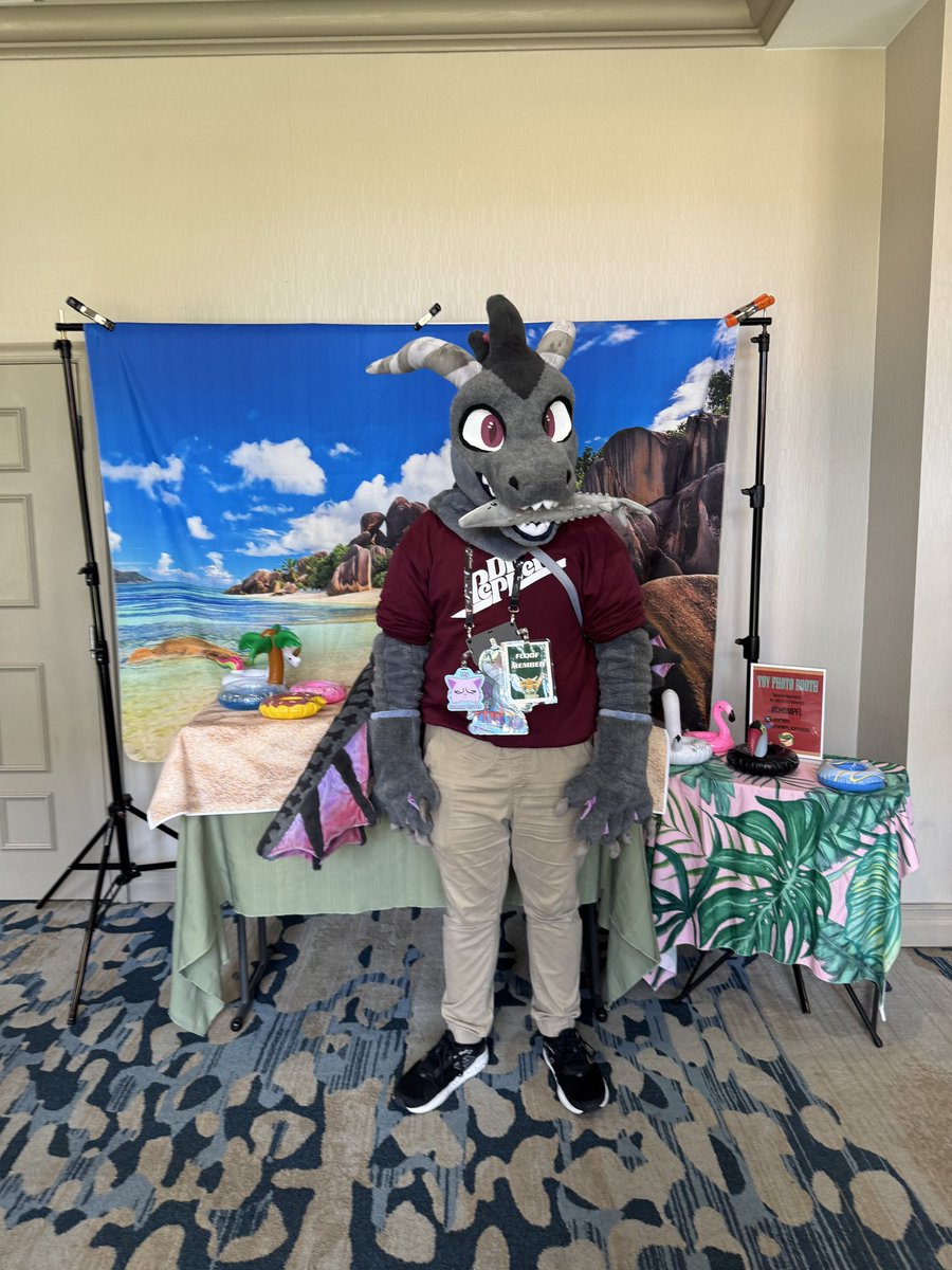 abyss_atlas's tweet image. Did you see us at chomp? #chompfl