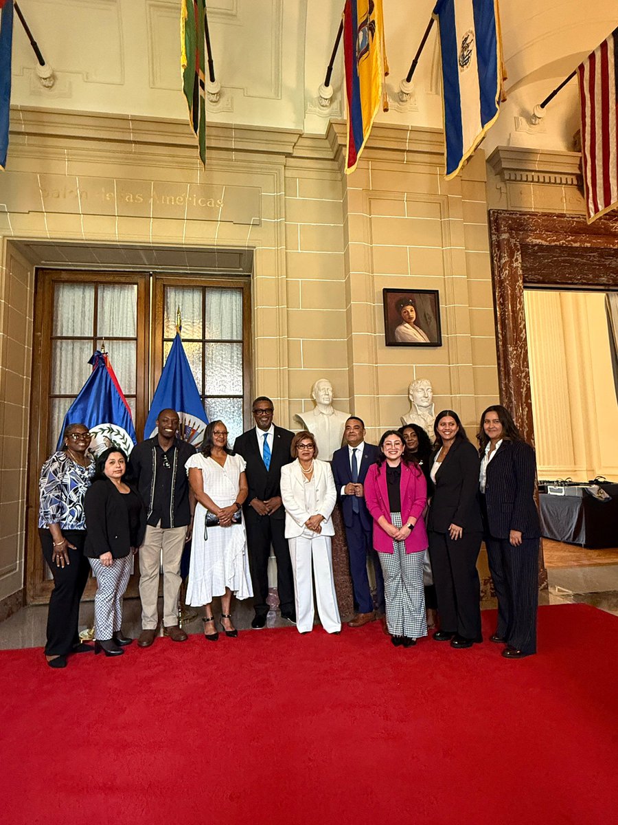 Foreign Minister, Hon. Francis Fonseca alongside the SG of the OAS, H.E. Albert Ramdin unveiled a bust of the Rt. Hon. George Cadle Price at the Hall of Heroines and Heroes of the Americas. A proud moment honouring the Father of Belize’s Independence and his enduring legacy of