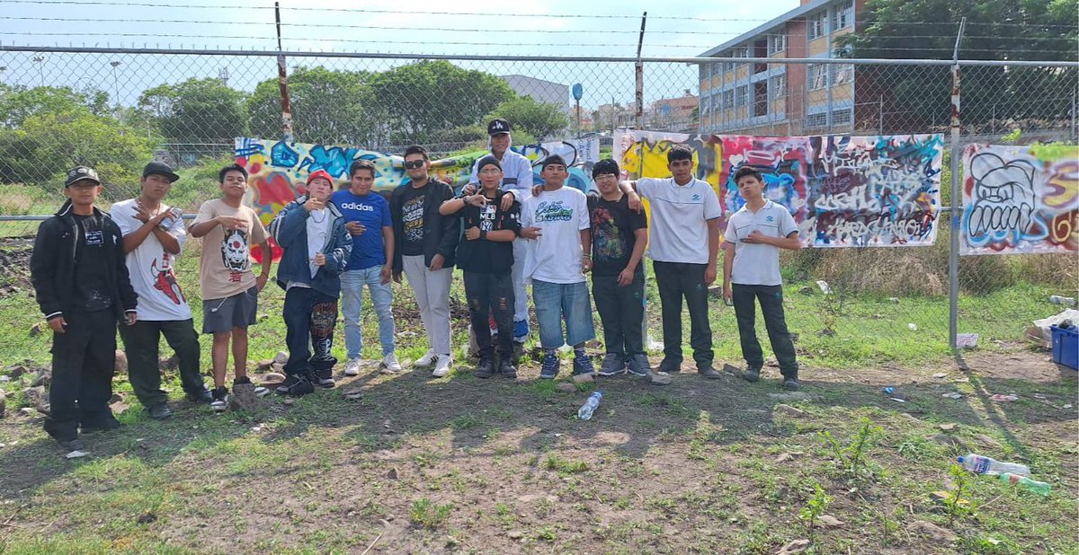 educacionqueretaro (@educacionqro) on Twitter photo ¡SEDEQ fomenta el arte y el trabajo en equipo!
Estudiantes del CONALEP automotriz están listos para crear un mural participativo, después de participar en talleres que impulsa la Secretaría en colaboración con el Instituto Municipal de la Juventud.
<a href="/imjuq/">Instituto Municipal de la Juventud de Querétaro</a> <a href="/CONALEPQRO/">CONALEP Querétaro</a> ¡SEDEQ fomenta el arte y el trabajo en equipo!
Estudiantes del CONALEP automotriz están listos para crear un mural participativo, después de participar en talleres que impulsa la Secretaría en colaboración con el Instituto Municipal de la Juventud.
<a href="/imjuq/">Instituto Municipal de la Juventud de Querétaro</a> <a href="/CONALEPQRO/">CONALEP Querétaro</a>