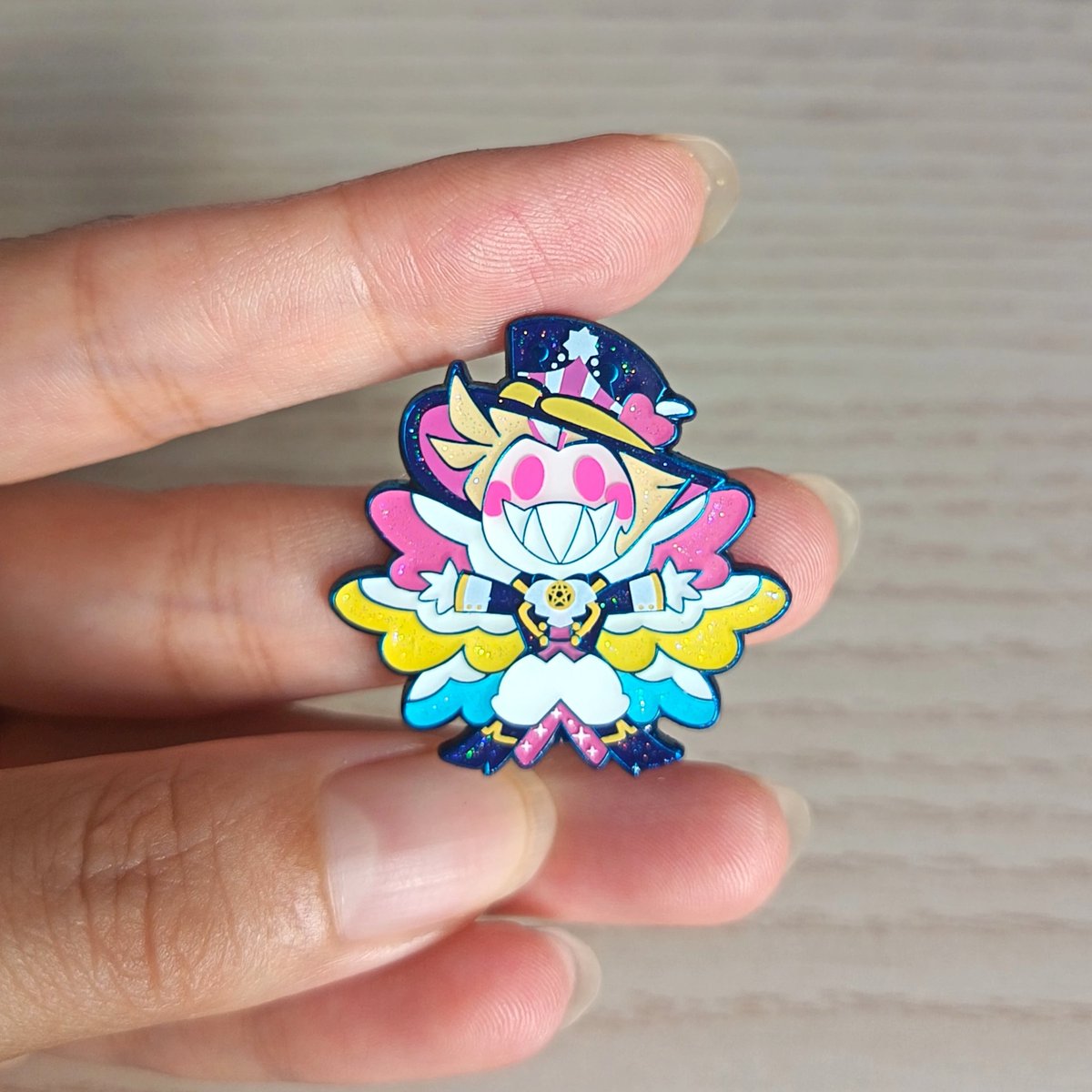 IDPollution's tweet image. Manu finished a few samples from the pride set!
I love these little sparkly doofs ✨
(The pink tint on Luci's face is from a reprint they didn't clean up and can be ignored)
#hazbinhotellucifer #habinhotelalastor #hazbinhotel